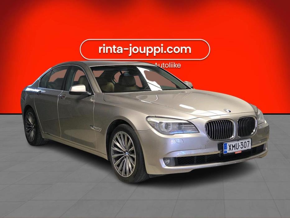 BMW 740 2011