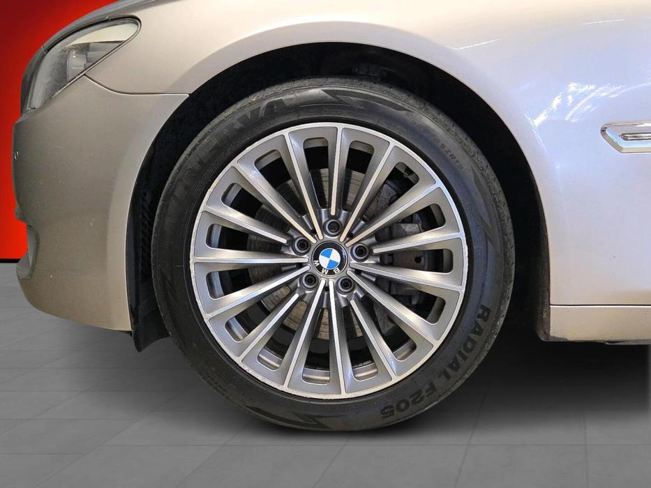 BMW 740 2011