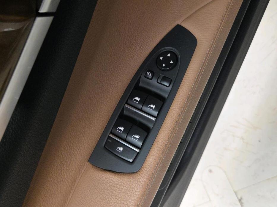 BMW 740 2011
