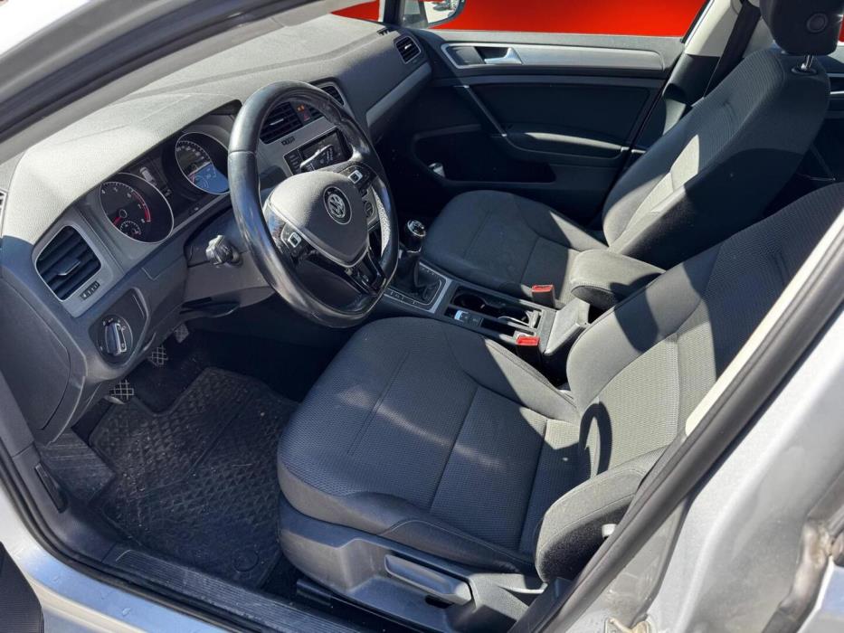 VOLKSWAGEN Golf 2015