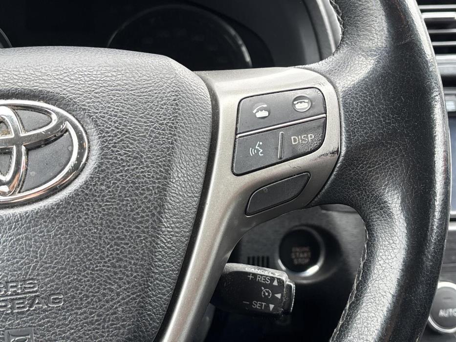 TOYOTA Avensis 2009