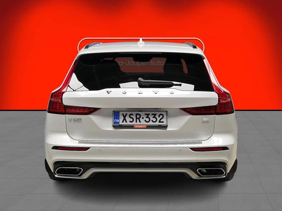 VOLVO V60 2021