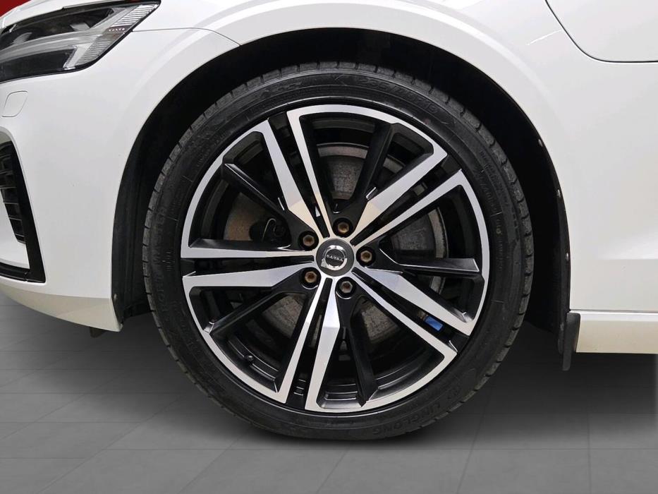 VOLVO V60 2021
