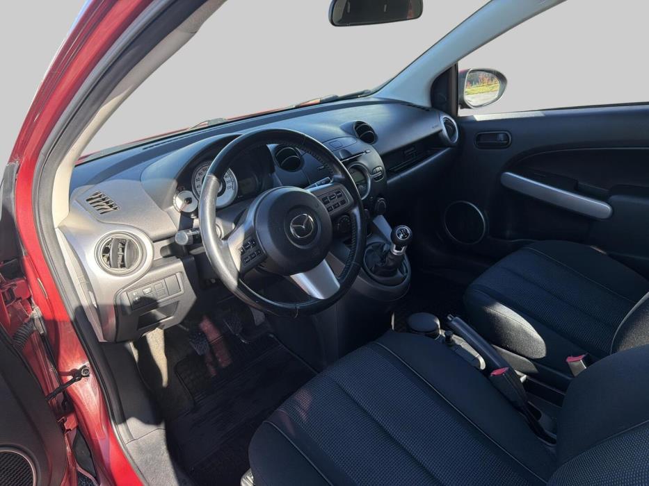 MAZDA 2 2009