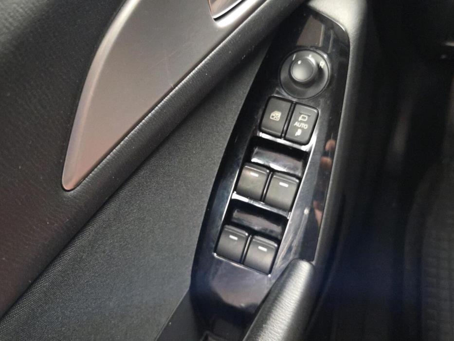 MAZDA 3 2017