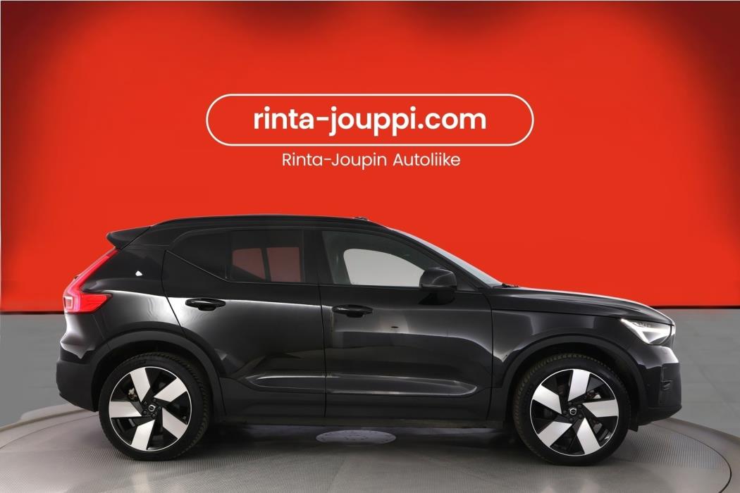 VOLVO XC40 2023