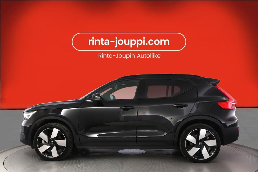 VOLVO XC40 2023