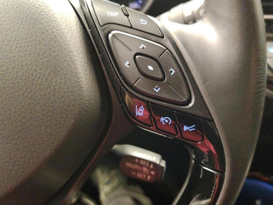 TOYOTA C-HR 2019