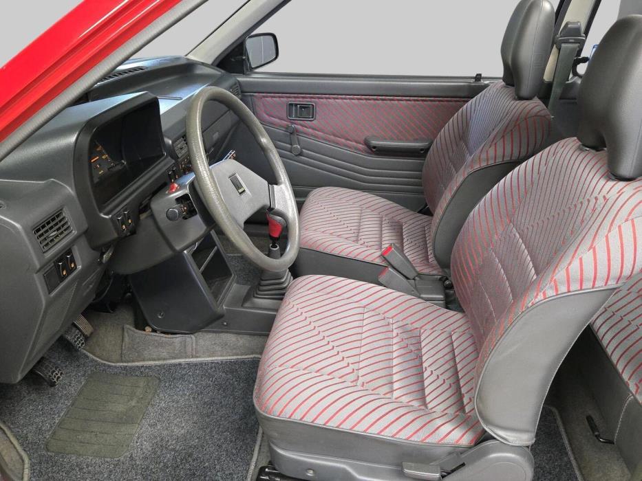 MAZDA 121 1988