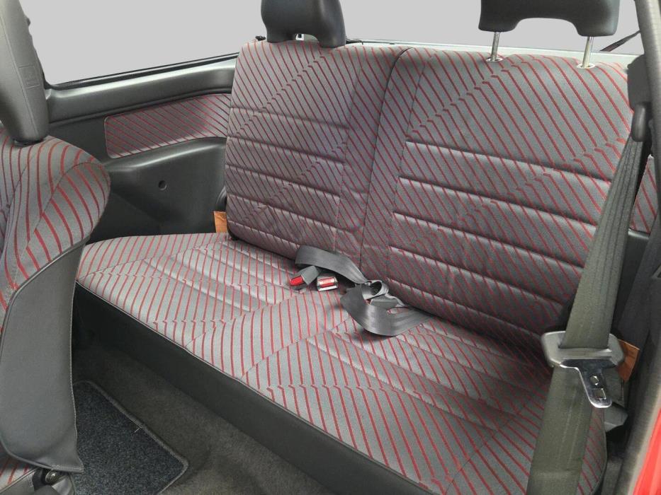 MAZDA 121 1988