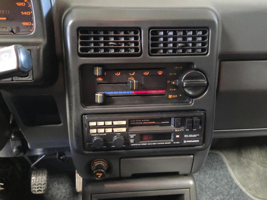 MAZDA 121 1988