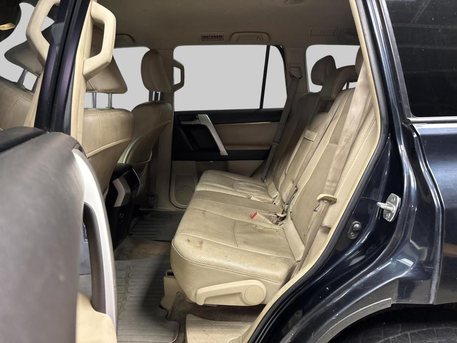 TOYOTA Land Cruiser 2010
