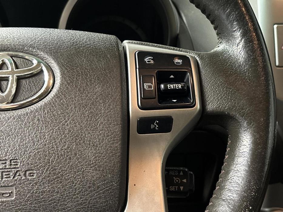 TOYOTA Land Cruiser 2010