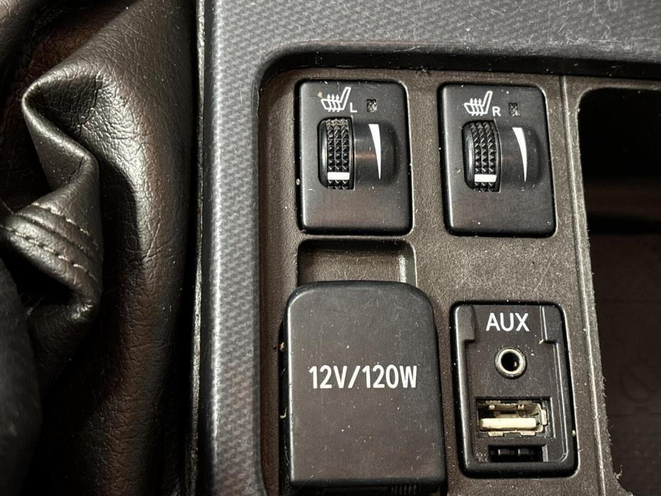 TOYOTA Land Cruiser 2010