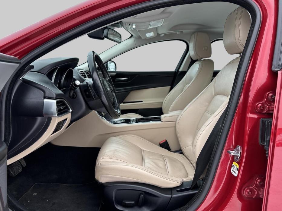 JAGUAR XE 2017