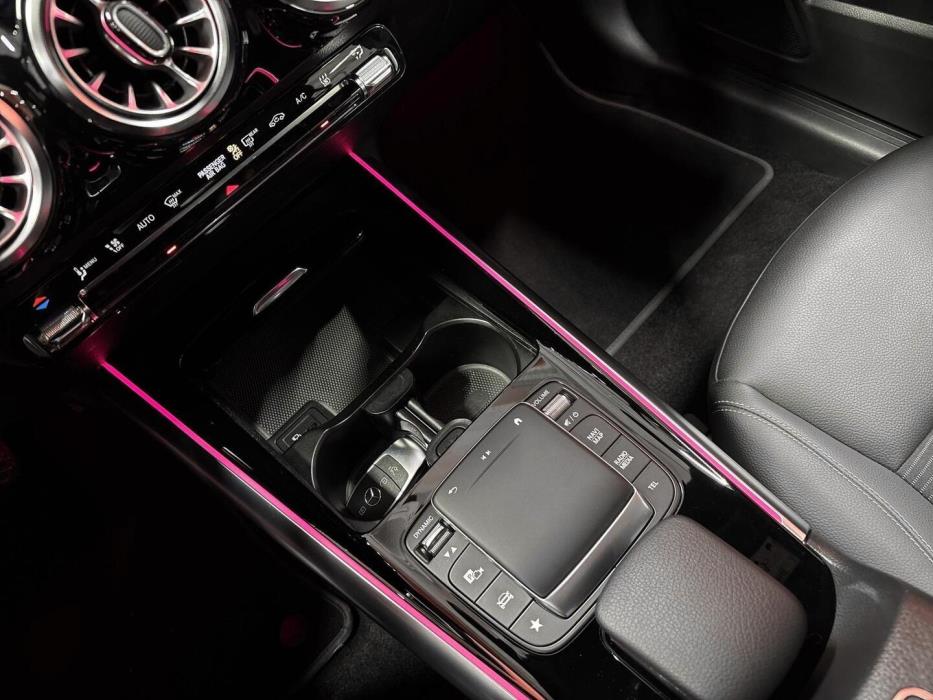 MERCEDES-BENZ EQA 2022