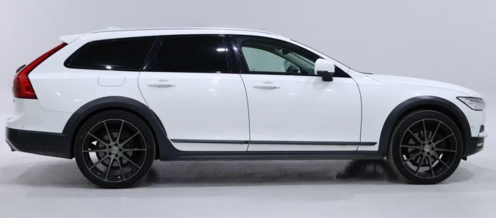 VOLVO V90 CROSS COUNTRY 2017