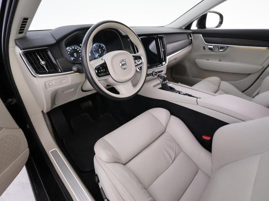 VOLVO V90 CROSS COUNTRY 2017