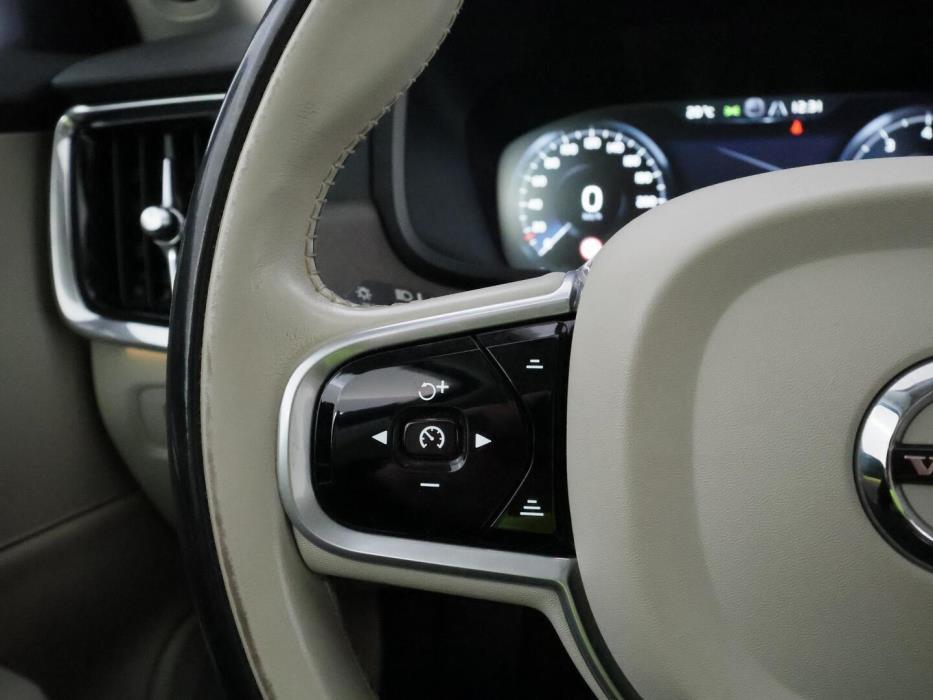 VOLVO V90 CROSS COUNTRY 2017
