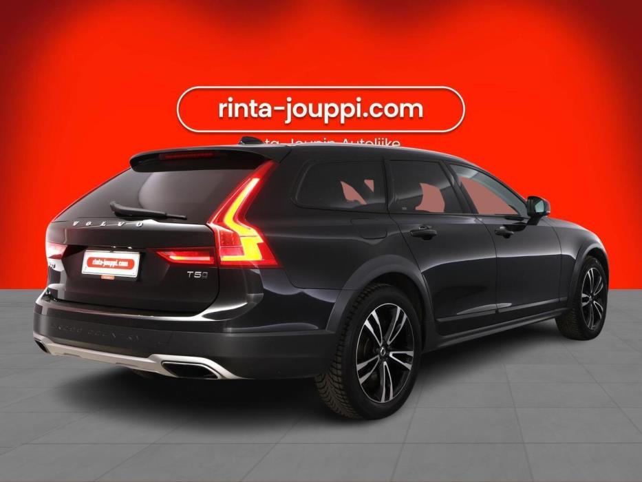 VOLVO V90 CROSS COUNTRY 2017