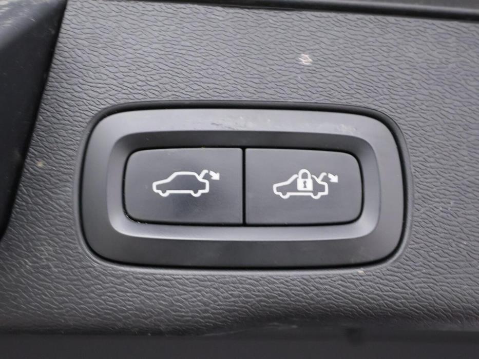 VOLVO XC60 2018