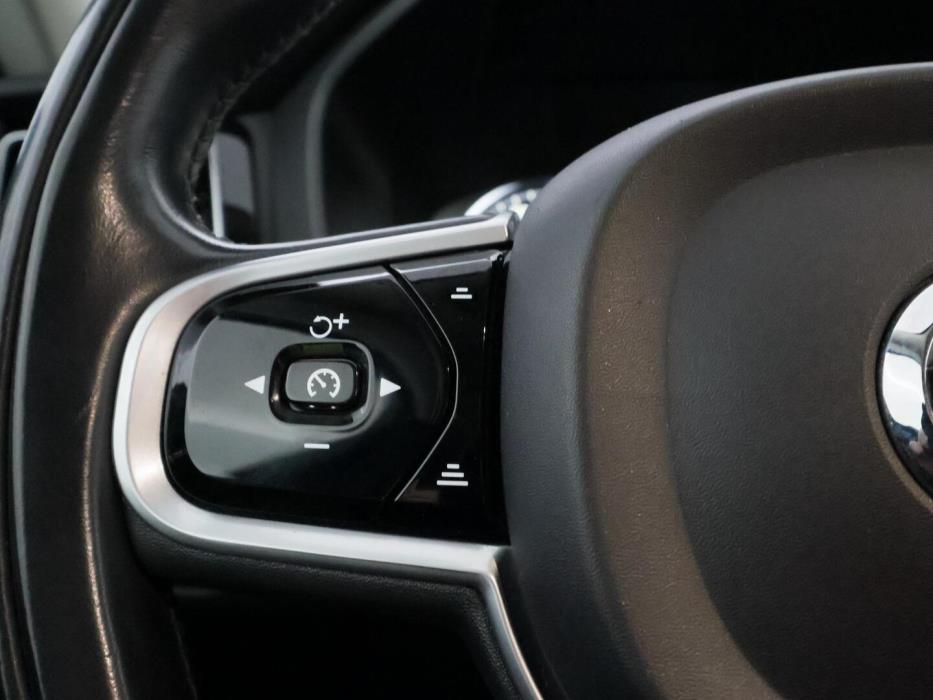 VOLVO XC60 2018