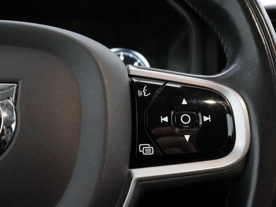 VOLVO XC60 2018