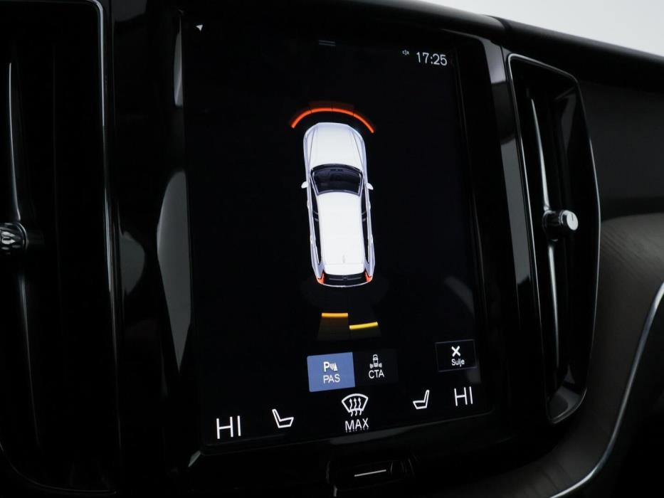 VOLVO XC60 2018