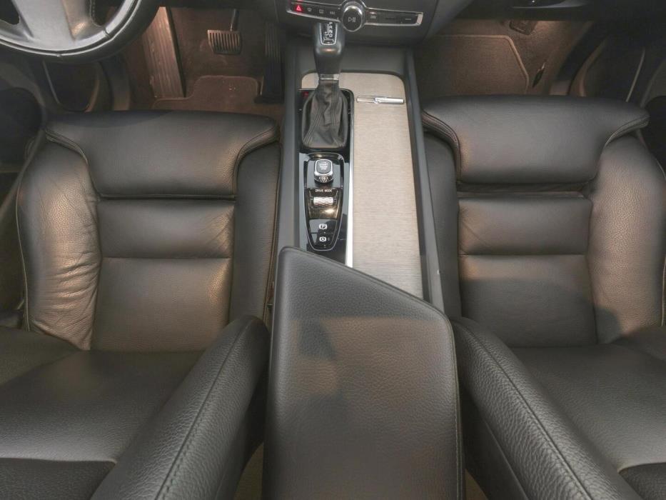 VOLVO XC60 2018