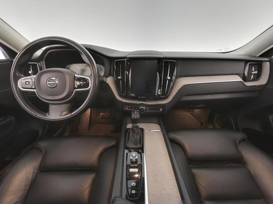 VOLVO XC60 2018