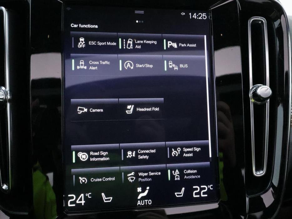 VOLVO XC40 2020