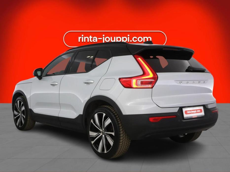 VOLVO XC40 2021
