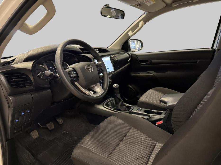 TOYOTA HILUX 2023