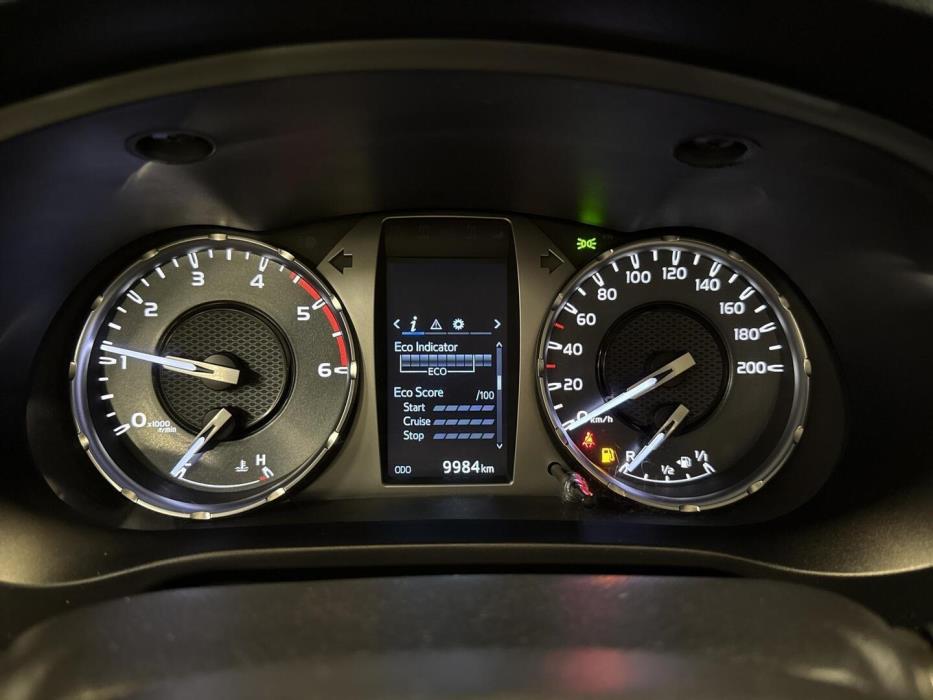 TOYOTA HILUX 2023