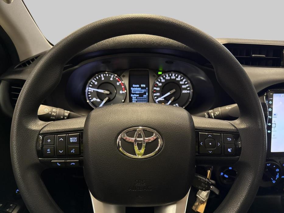 TOYOTA HILUX 2023