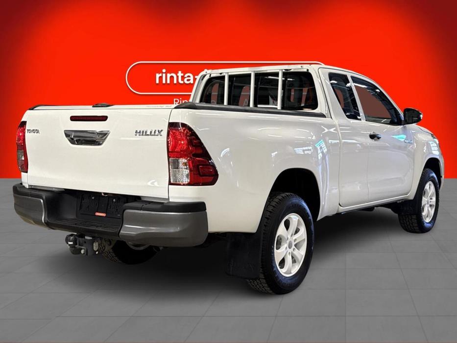 TOYOTA HILUX 2023