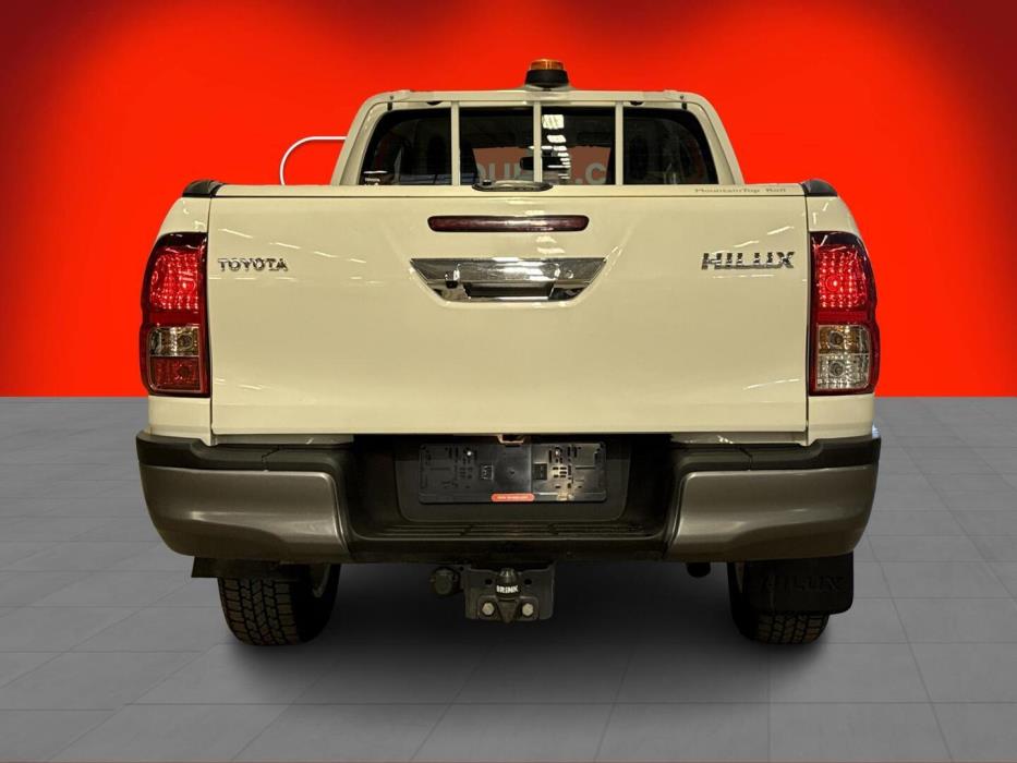 TOYOTA HILUX 2023