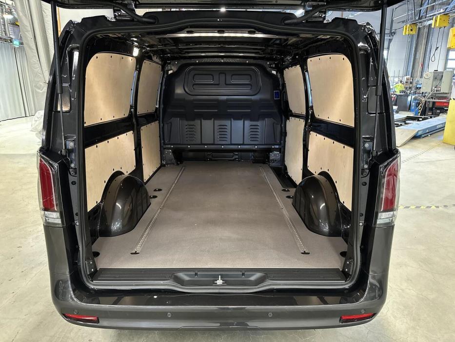 MERCEDES-BENZ VITO 2025