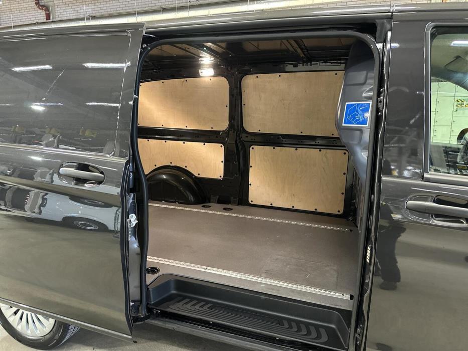 MERCEDES-BENZ VITO 2025