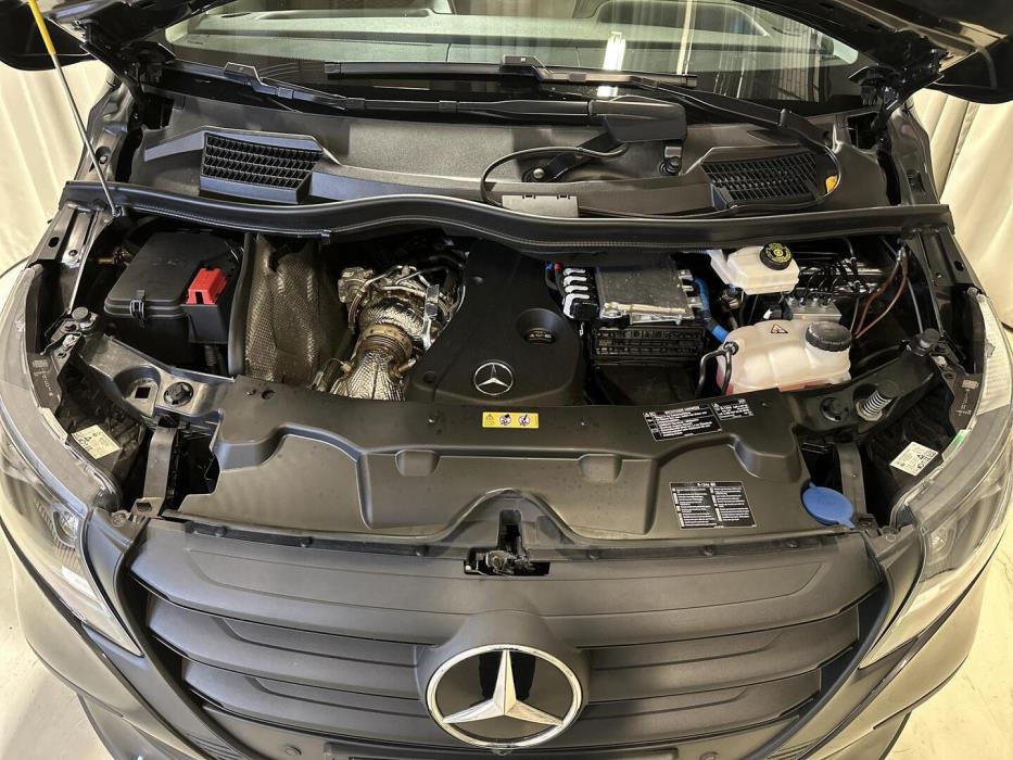 MERCEDES-BENZ VITO 2025