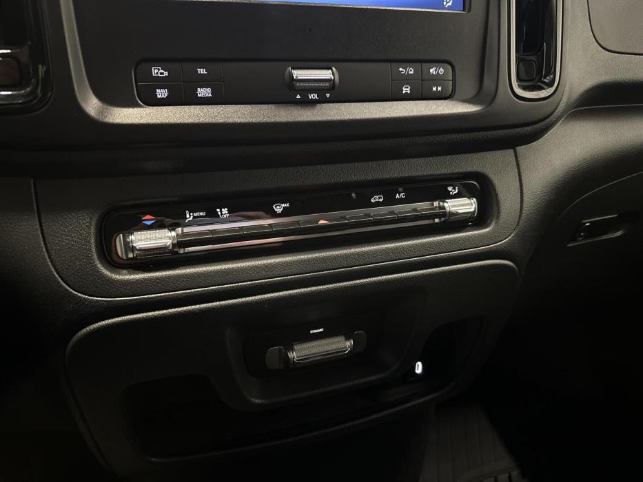 MERCEDES-BENZ VITO 2025