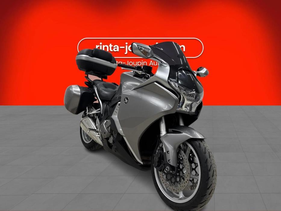 HONDA VFR 2011