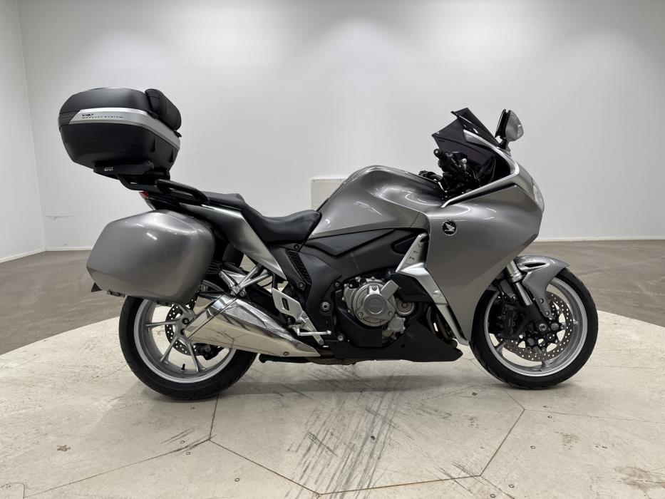 HONDA VFR 2011
