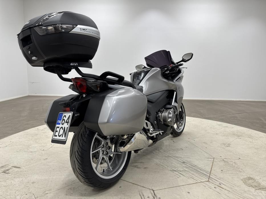 HONDA VFR 2011