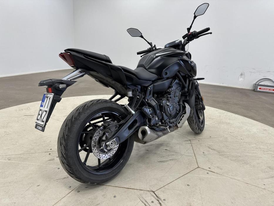 YAMAHA MT-07 2021