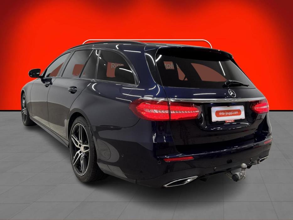 MERCEDES-BENZ E 2017