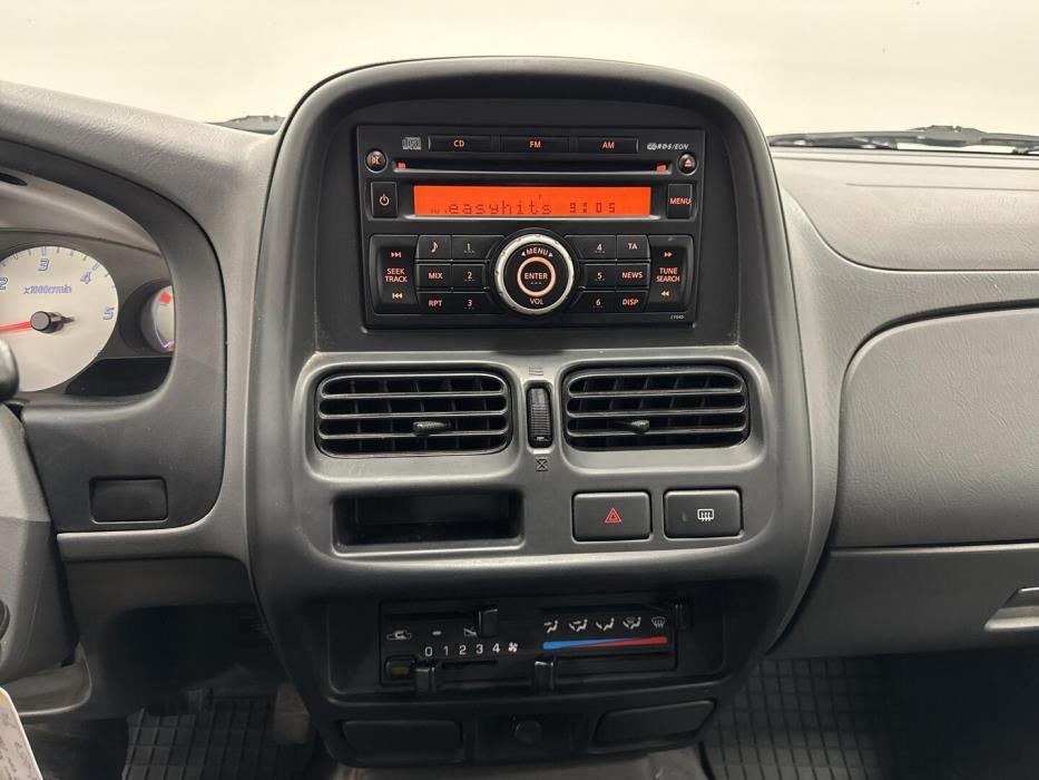 NISSAN NP300 2008