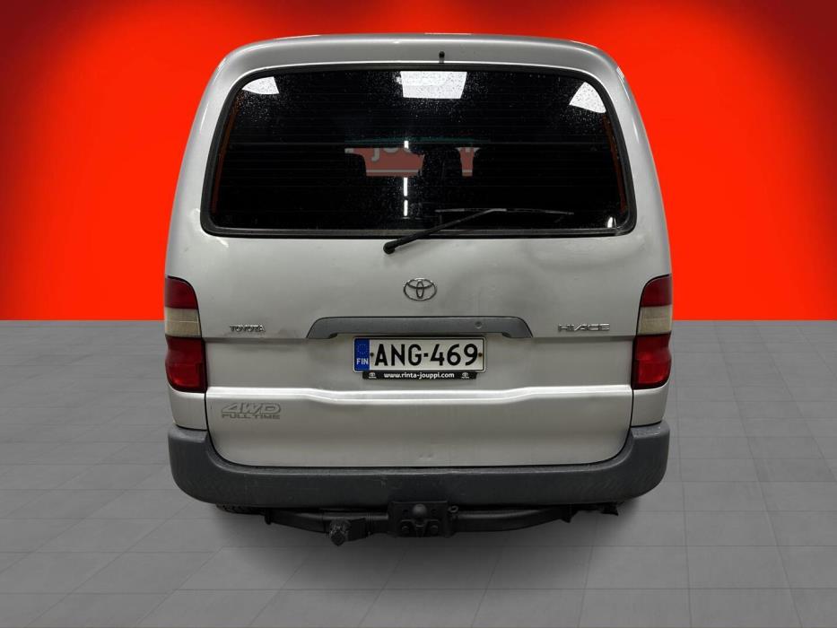 TOYOTA Hiace 2005