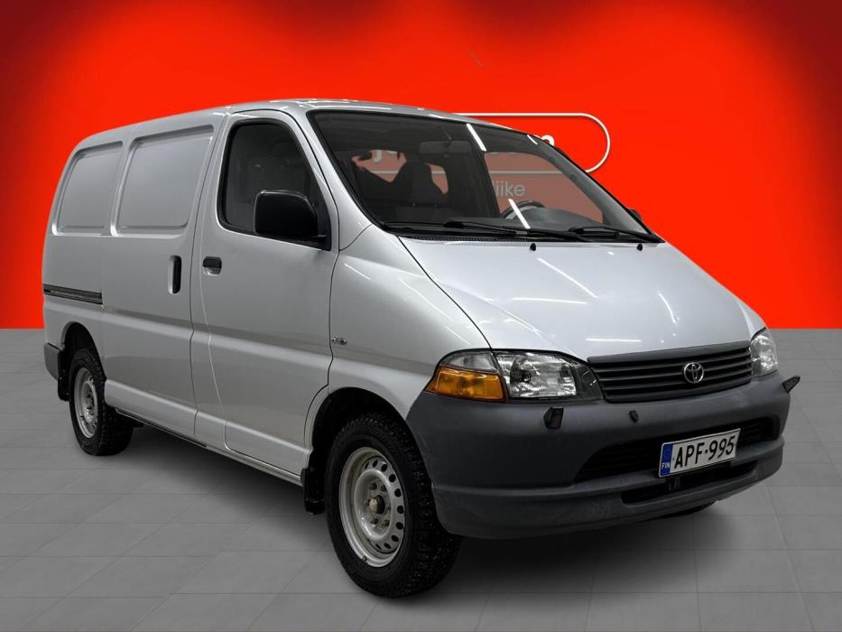 TOYOTA HIACE 2004