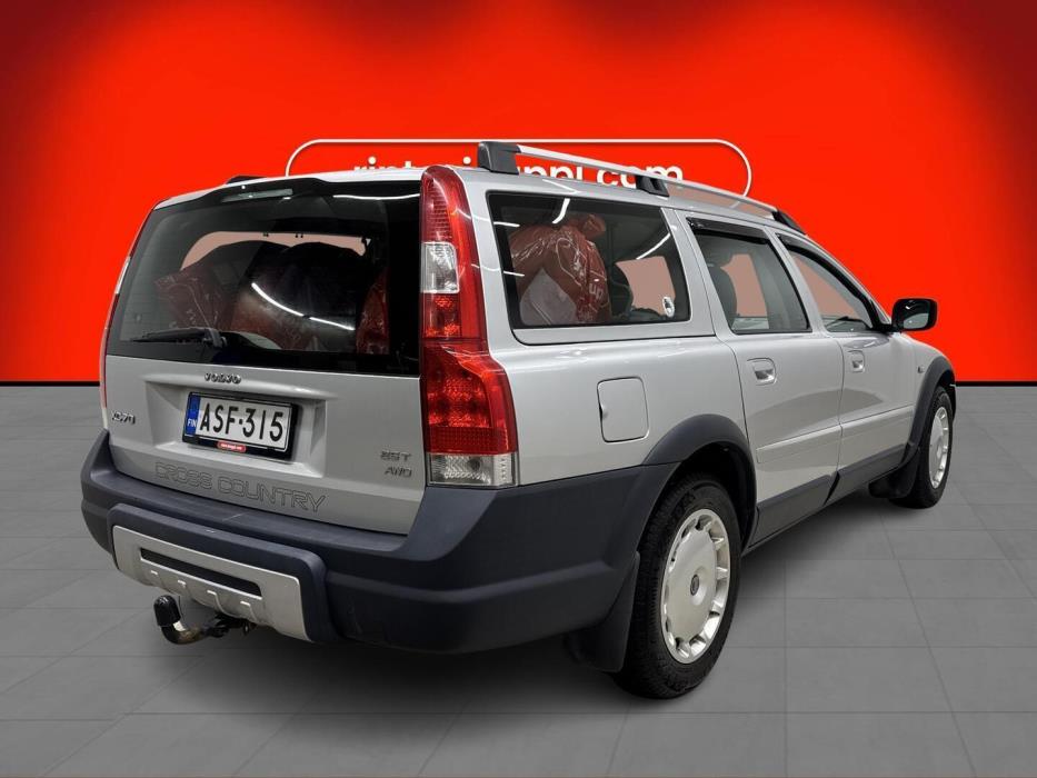 VOLVO XC70 2004